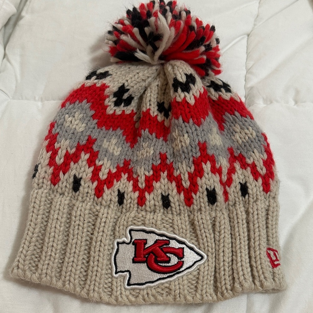 NFL New Era Beige and Red Knit Beanie